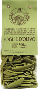 Hojas de olivo con espinacas